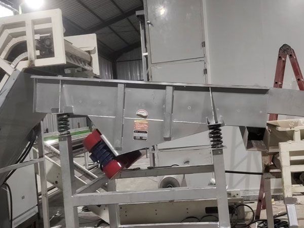 直線振動篩的結構和工作原理